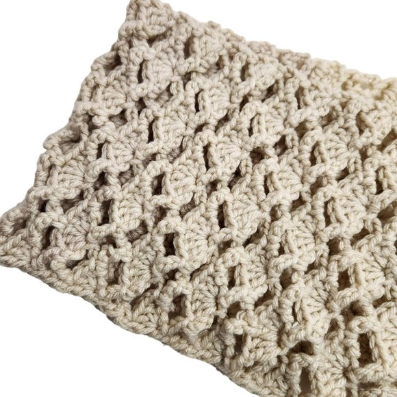 Washable wooly cowl scarf wood button ivory white handknit - Picture 4 of 6